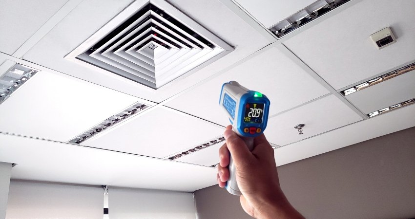 Carga de fluido refrigerante errada: qual o primeiro problema a aparecer em sistemas VRV?