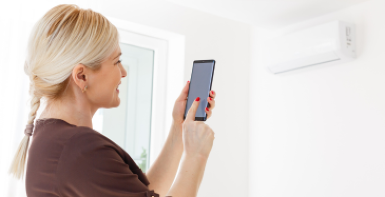 Posso controlar o VRF por aplicativo ou assistente de voz (Alexa, Google)?